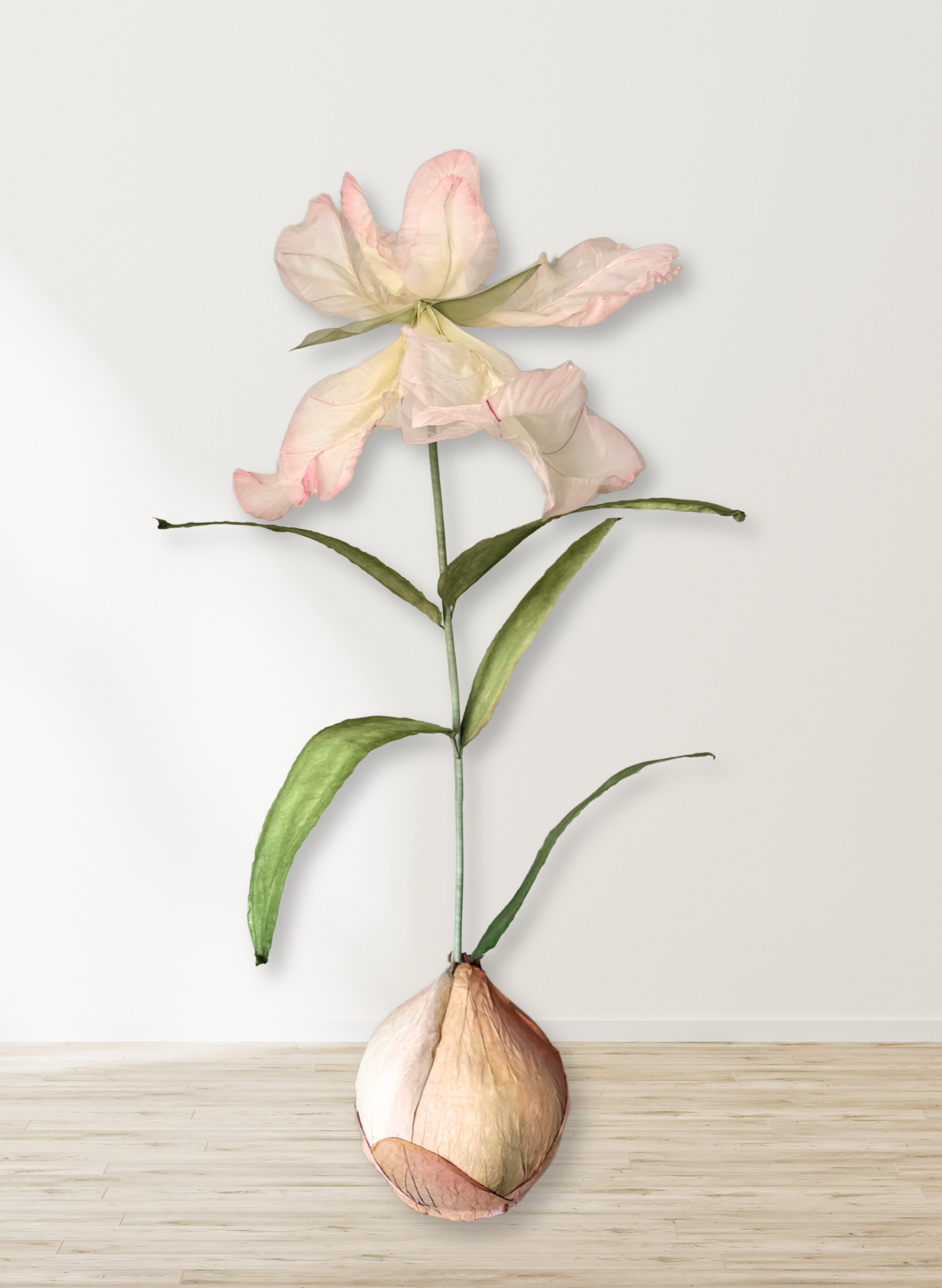 Props - Iris Bulb