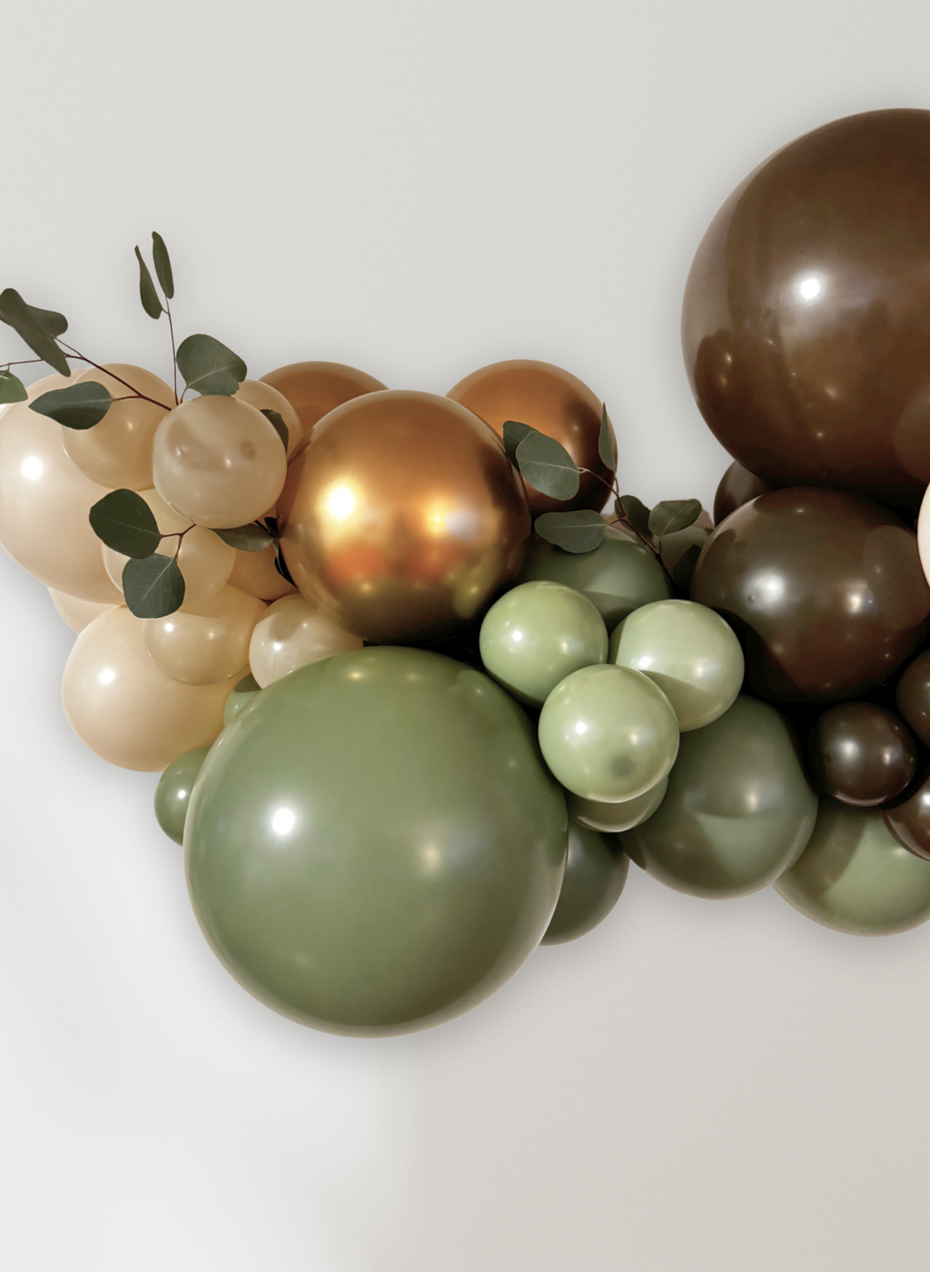 Woodland - The Balloon Garland with Greenery